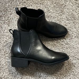 New Steve Madden leather boots